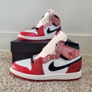 Jordan Retro 1 Spiderverse size 3y